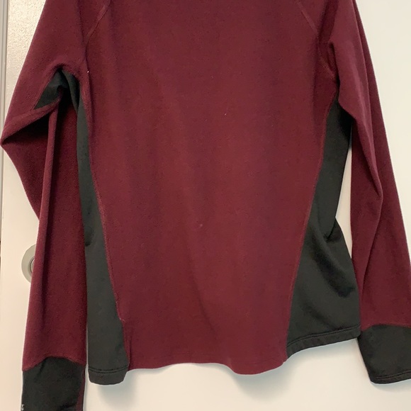 The North Face size L fleece zip pocket burgundy maroon color - Picture 2 of 5